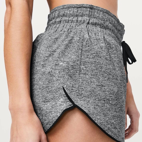 Lululemon Choose A Side Short - Picture 3 of 11